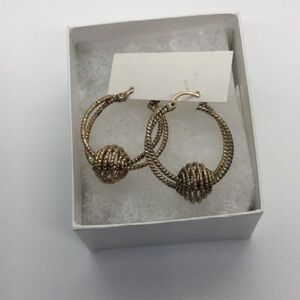Woman’s Pierce Hoop Earrings gold color. Can be worn with any outfit.